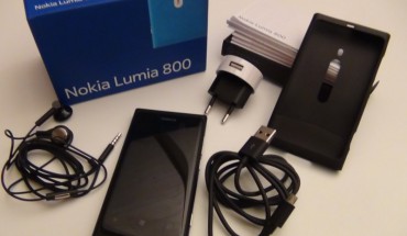 Nokia Lumia 800, il video unboxing di oissela