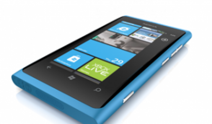 Nokia Lumia 800, su nstore.it disponibile la colorazione ciano