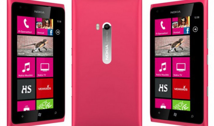 Nokia Lumia 900, in arrivo anche la versione Magenta