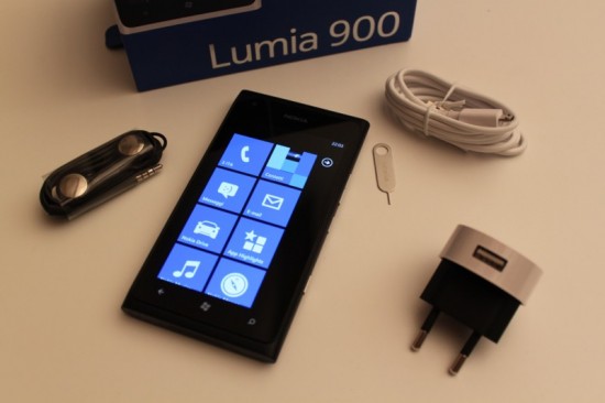 Nokia Lumi 900 - Confezione di vendita