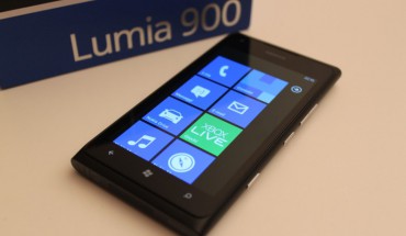 Nokia Lumia 900, video unboxing e prime impressioni