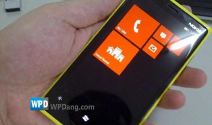 [rumors] Trapelate immagini e caratteristiche del Nokia Phi, presunto successore del Lumia 800