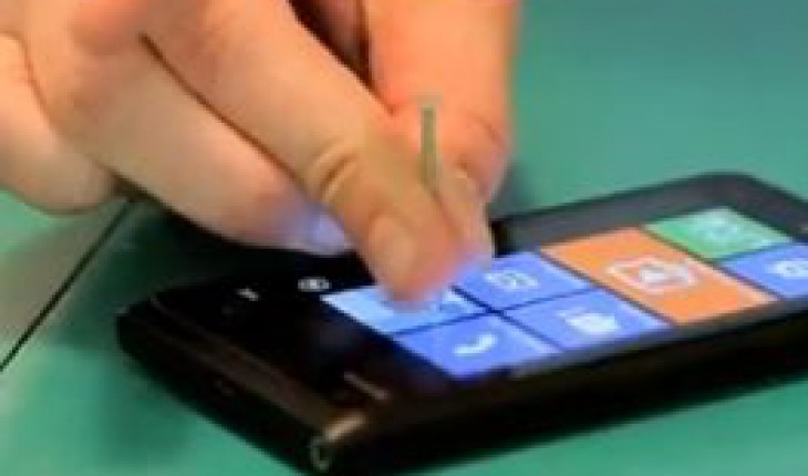 Il Nokia Lumia 900 resiste anche sotto le più atroci torture (video)