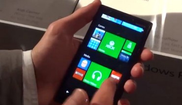 Il raggruppamento delle Tiles dello Start Screen avvistato su un Nokia Lumia 920