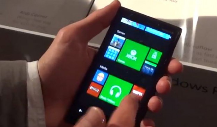 Il raggruppamento delle Tiles dello Start Screen avvistato su un Nokia Lumia 920