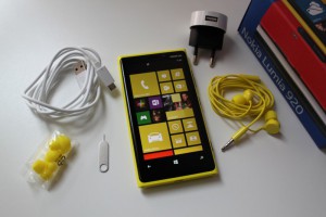 Nokia Lumia 920 e accessori in dotazione