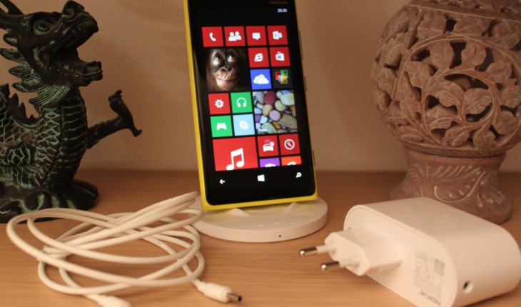 Nokia DT-910, la nostra video recensione del Carica Batteria Wireless Stand per Lumia 920 e 820