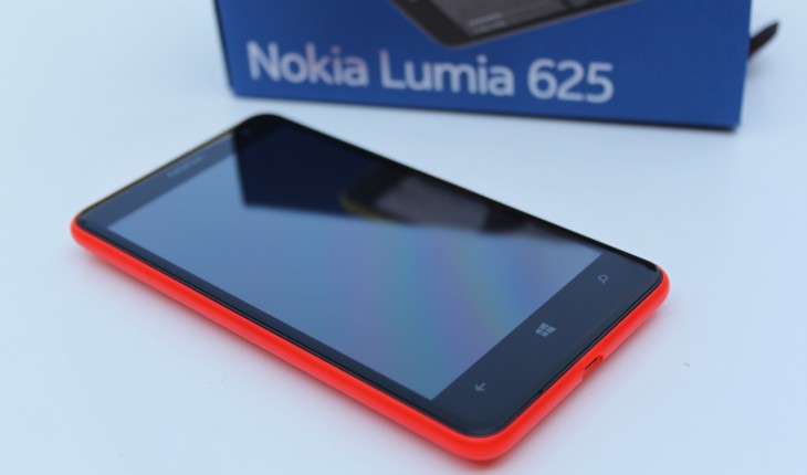 Nokia Lumia 625, tutte le sue caratteristiche e funzionalità nella nostra video recensione completa