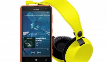 Nokia Lumia 625 con Nokia WH-530