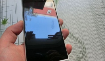 Le foto del prototipo del presunto successore del Lumia 1020 trapelano in rete [Aggiornato]