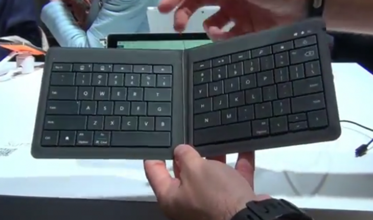 Microsoft Universal Foldable Keyboard, la nostra video anteprima dal Mobile World Congress 2015