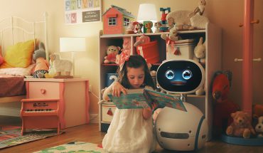 Asus presenta Zenbo, il robot casalingo capace di muoversi, parlare, vedere, sentire e interagire con le persone e l’ambiente circostante
