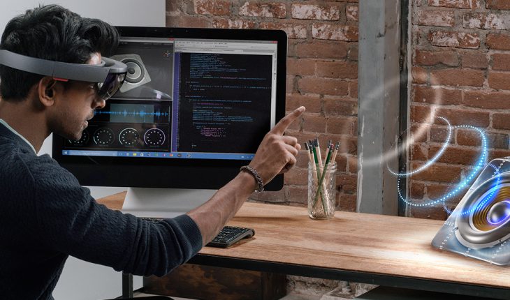 Microsoft rilascia il primo major update per HoloLens e annuncia l’apertura della piattaforma anche ai visori di terzi