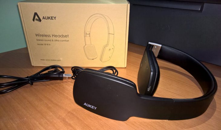 Recensione di Aukey Trasmettitore Bluetooth Stereo Wireless e Aukey Cuffie Stereo Wireless con tasti soft touch