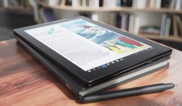 Lenovo annuncia Yoga Book, un tablet 2-in-1 con tastiera Halo e possibilità di prendere appunti utilizzando la stilo con inchiostro vero