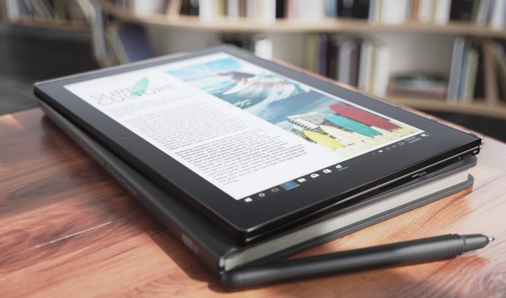 Lenovo annuncia Yoga Book, un tablet 2-in-1 con tastiera Halo e possibilità di prendere appunti utilizzando la stilo con inchiostro vero