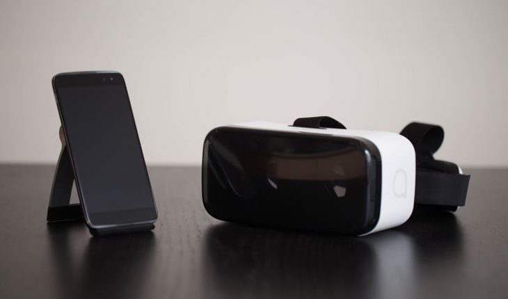Alcatel Idol 4S con visore VR