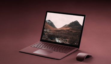Surface Laptop, immagini e dettagli del nuovo dispositivo con Windows 10 S