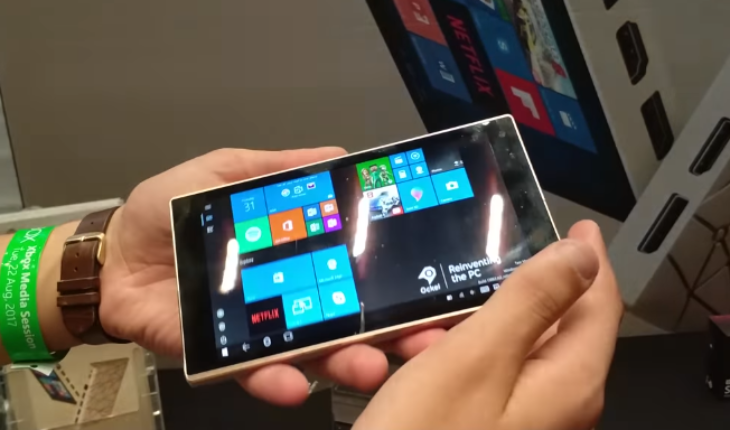 Ockel Sirius A, vediamo in azione il mini PC Windows 10 con display da 6 pollici integrato (video)